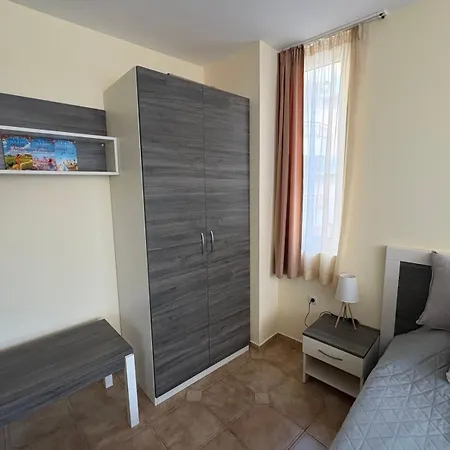 White Sands Beachfront Getaway In Aurelia - Sea View & Direct Access Apartament