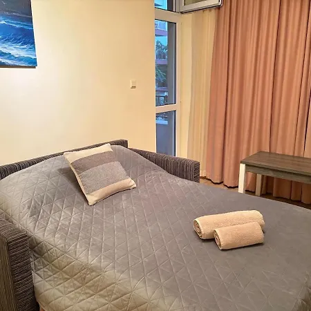 White Sands Beachfront Getaway In Aurelia - Sea View & Direct Access Apartament *