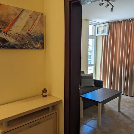 White Sands Beachfront Getaway In Aurelia - Sea View & Direct Access Apartament *