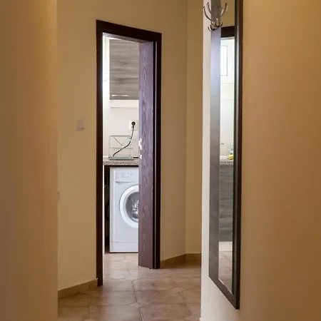 White Sands Beachfront Getaway In Aurelia - Sea View & Direct Access